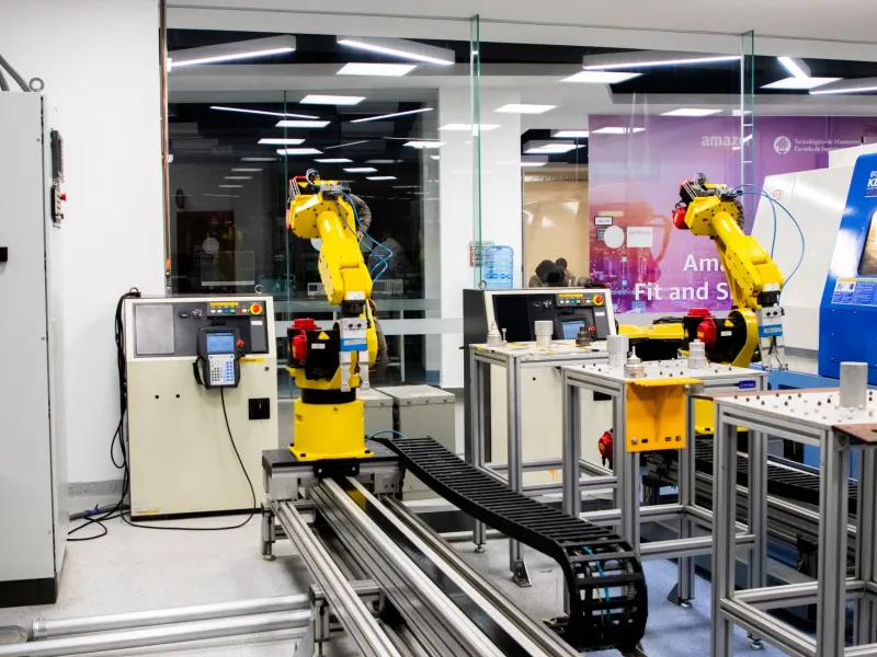 Standard or Custom? A Mid-Market Manufacturer's Guide to Choosing the Right Robotic Platform Without Overpaying or Underbuilding